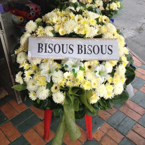 ส่งพวงหรีดวัดประยูรวงศาวาสวรวิหาร เขตธนบุรี จาก BISOUS BISOUS