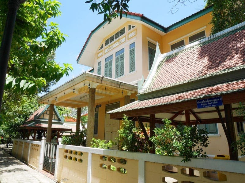 กุฏิ วัดมกุฏกษัตริยาราม โดยร้านพวงหรีดธรรมะ