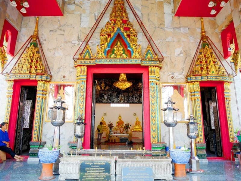 จุดกราบไหว้วัดไผ่ตัน โดยร้านพวงหรีดธรรมะ