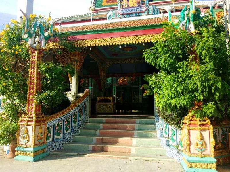 ทางเข้าจุดทำบัญ วัดช่องลม โดยร้านพวงหรีดธรรมะ