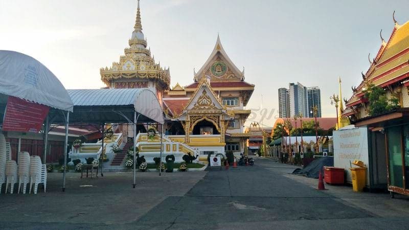 ภายในวัด วัดนิมมารนรดี โดยร้านพวงหรีดธรรมะ