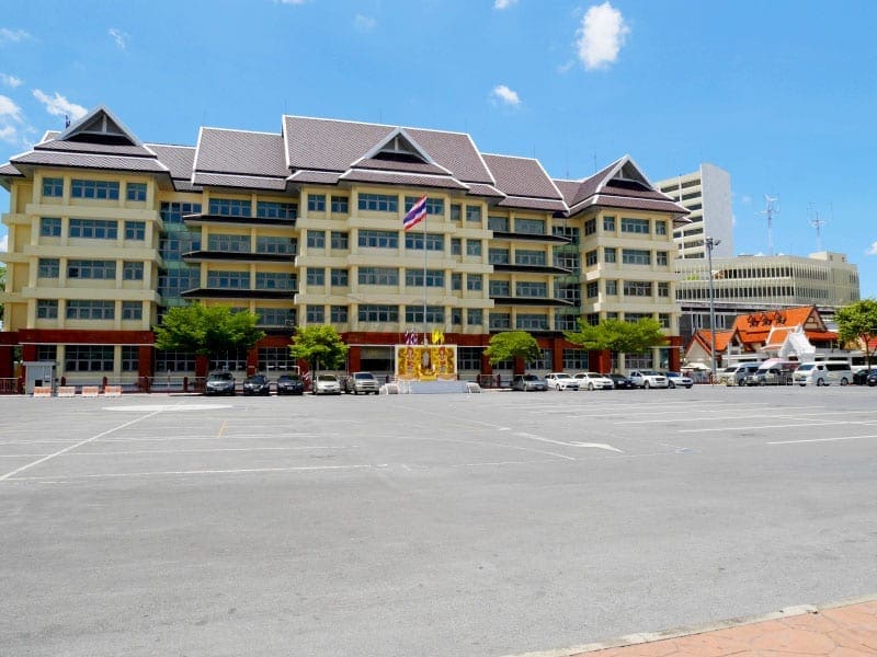 ลาดกว้าง วัดมกุฏกษัตริยาราม โดยร้านพวงหรีดธรรมะ