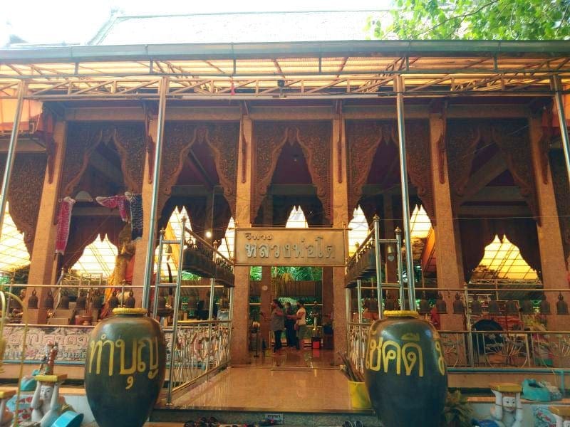 วิหาร วัดด่าน พระราม3 โดยร้านพวงหรีดธรรมะ