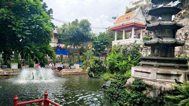 สระน้ำ วัดประยุรวงศาวาส โดยร้านพวงหรีดธรรมะ