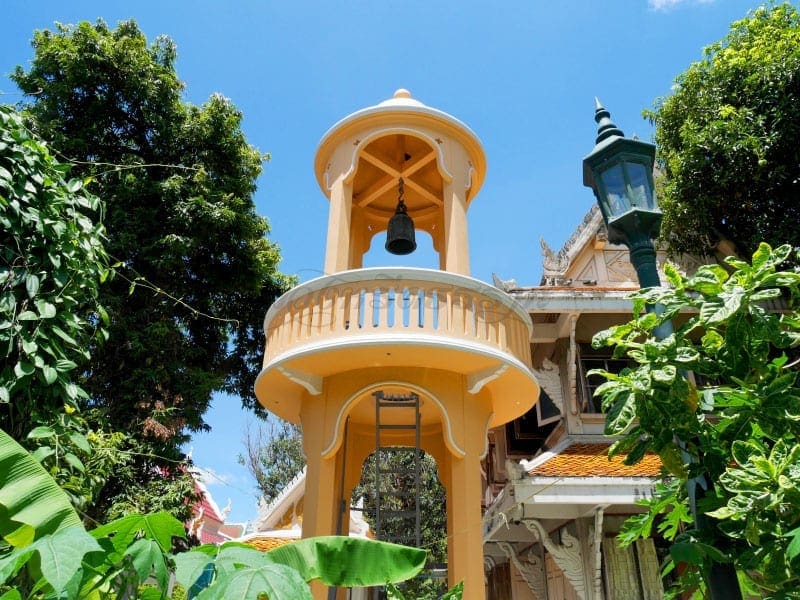 หอระฆัง วัดมกุฏกษัตริยาราม โดยร้านพวงหรีดธรรมะ