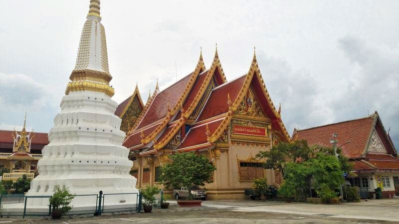 เจดีย์ วัดแก้วไพฑูรย์ โดยร้านพวงหรีดธรรมะ