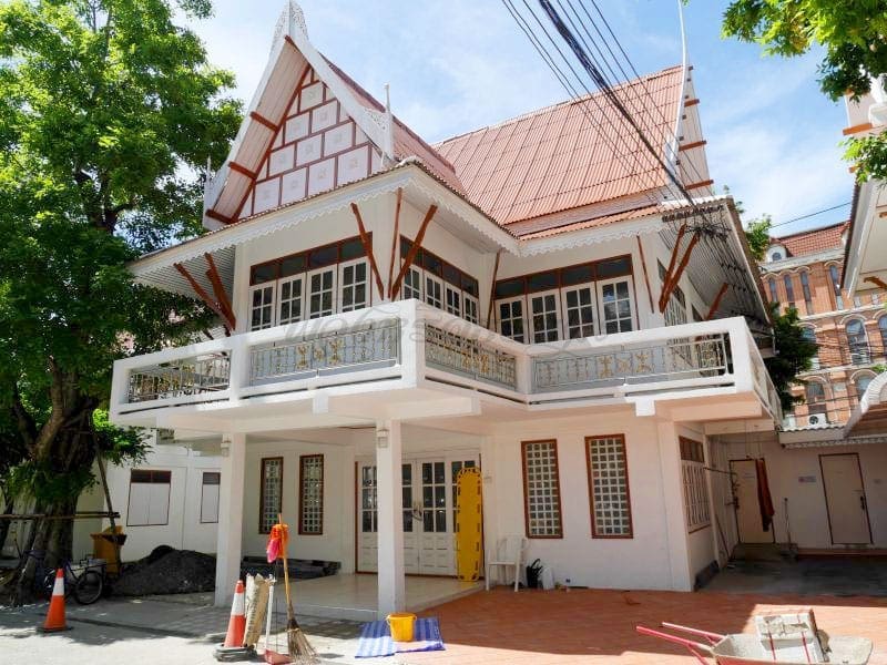 กุฏิพระ วัดผาสุกมณีจักร เมืองทองธานี โดยร้านพวงหรีดธรรมะ