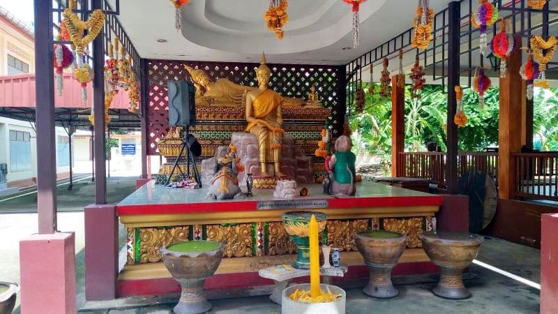 จุดไหว้พระ วัดซองพลู โดยร้านพวงหรีดธรรมะ