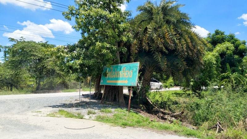 ทางเข้าวัด วัดไผ่เหลือง โดยร้านพวงหรีดธรรมะ