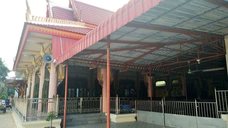 ทางเข้าศาลา วัดศรีเขตนันทาราม โดยร้านพวงหรีดธรรมะ