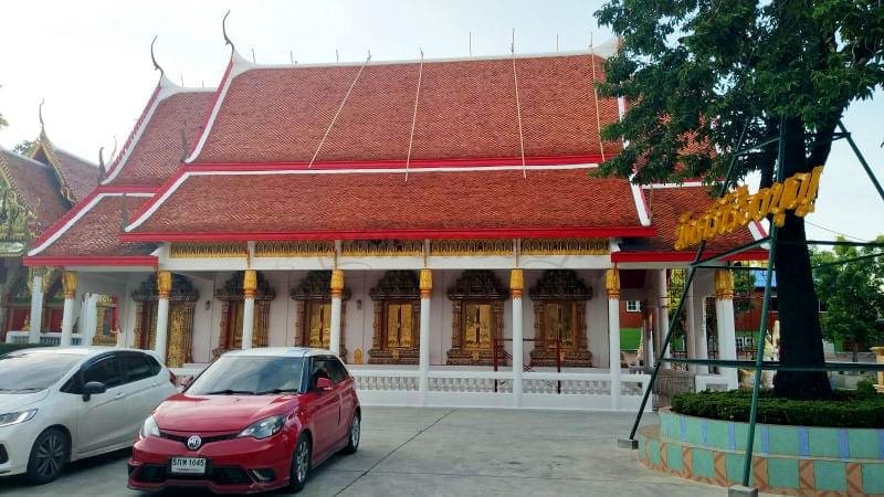 ที่จอดรถ ร้านพวงหรีดวัดศรีเรืองบุญ ส่งพวงหรีดวัดศรีเรืองบุญ โดยร้านพวงหรีดธรรมะ
