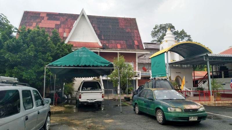 ที่จอดรถ วัดไก่เตี้ย ตลิ่งชัน โดยร้านพวงหรีดธรรมะ