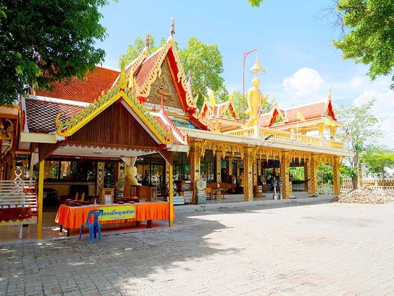 ภายในวัด วัดพุฒิปรางปราโมทย์ โดยร้านพวงหรีดธรรมะ