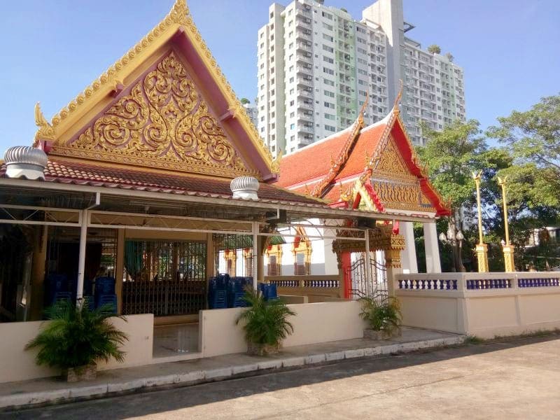 ภายในวัด วัดลานนาบุญ โดยร้านพวงหรีดธรรมะ