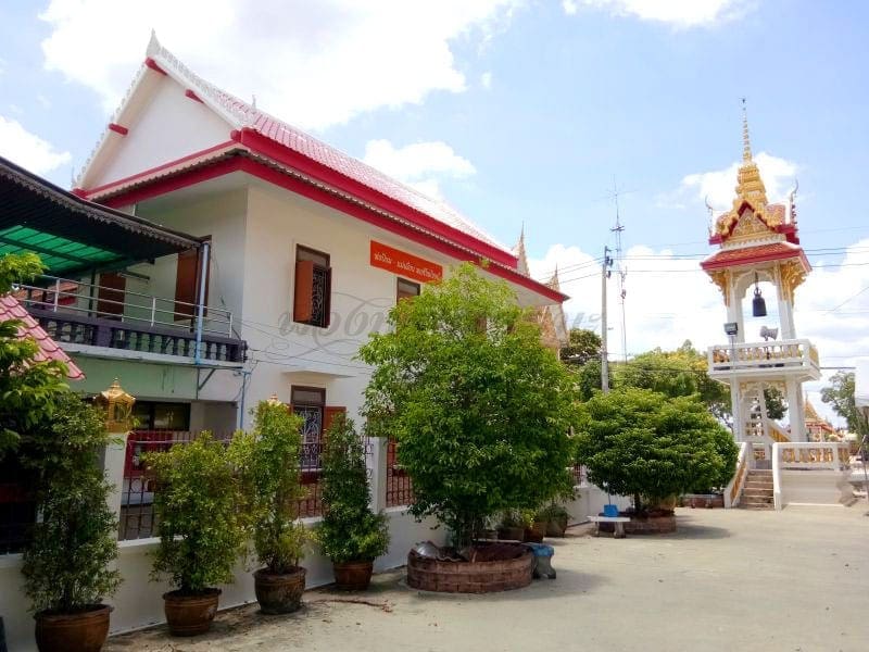 ภายในวัด วัดไทรม้าใต้ โดยร้านพวงหรีดธรรมะ