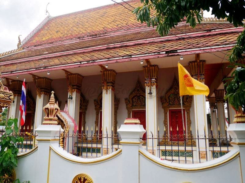 รั้ววัด วัดมูลจินดาราม โดยร้านพวงหรีดธรรมะ