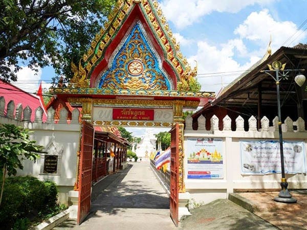 ร้านพวงหรีดวัดชมภูเวก ส่งพวงหรีดวัดชมภูเวก โดยร้านพวงหรีดธรรมะ