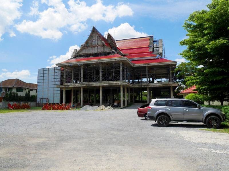 ลานกว้าง วัดชมภูเวก โดยร้านพวงหรีดธรรมะ