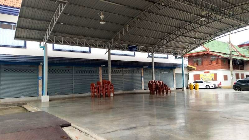 ลานกว้าง วัดนางนอง โดยร้านพวงหรีดธรรมะ