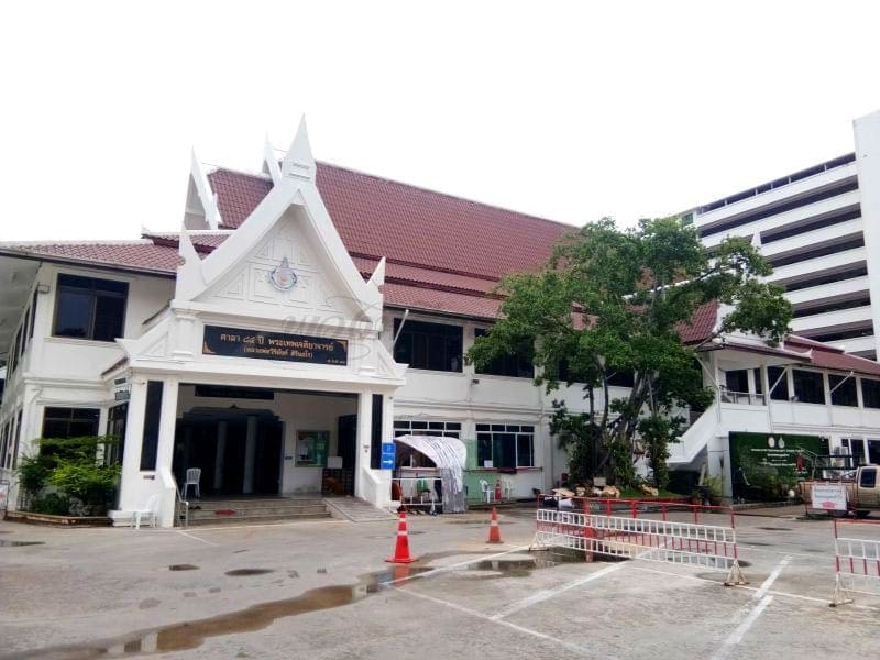 หน้าศาลา ร้านพวงหรีดวัดธรรมมงคล ส่งพวงหรีดวัดธรรมมงคล โดยร้านพวงหรีดธรรมะ