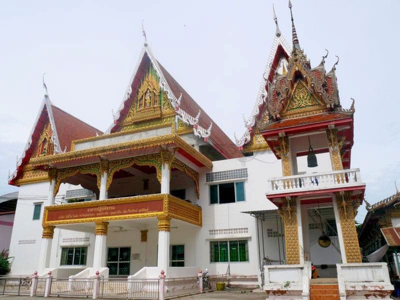 หอระฆัง วัดประยูรธรรมาราม โดยร้านพวงหรีดธรรมะ