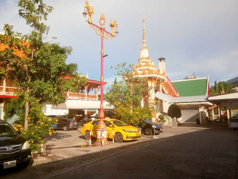 เจดีย์ วัดทางหลวง โดยร้านพวงหรีดธรรมะ