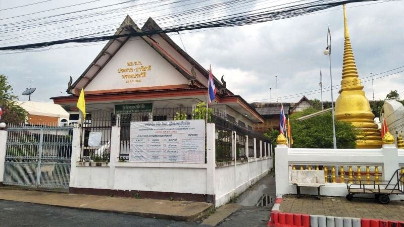 เจดีย์ วัดไก่เตี้ย ตลิ่งชัน โดยร้านพวงหรีดธรรมะ