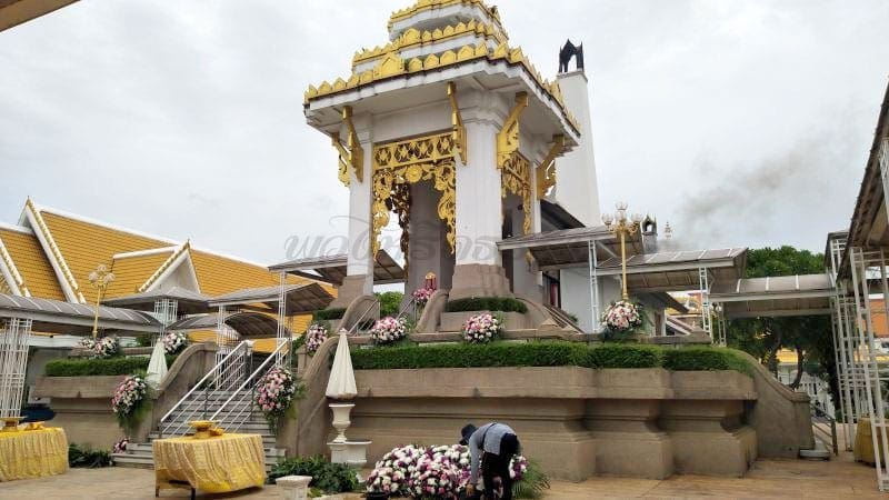 เมรุ วัดพระศรีมหาธาตุ โดยร้านพวงหรีดธรรมะ