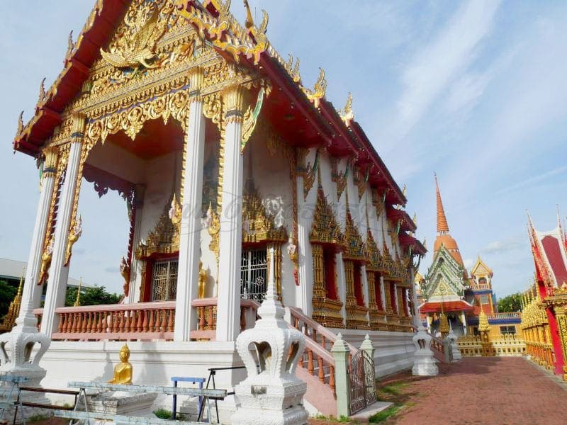 โบสถ์ วัดกล้าชอุ่ม โดยร้านพวงหรีดธรรมะ