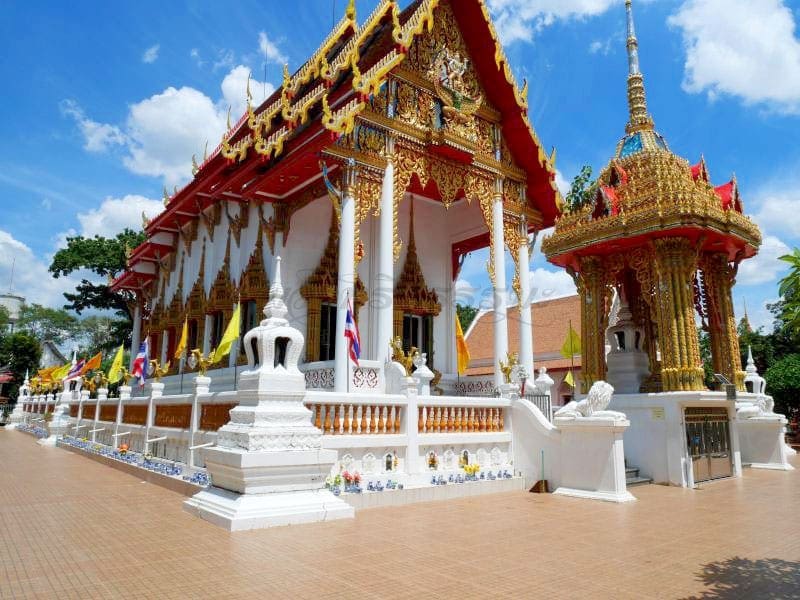 โบสถ์ วัดชมภูเวก โดยร้านพวงหรีดธรรมะ