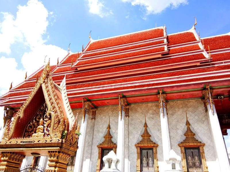 โบสถ์ด้านข้าง วัดทินกรนิมิต โดยร้านพวงหรีดธรรมะ