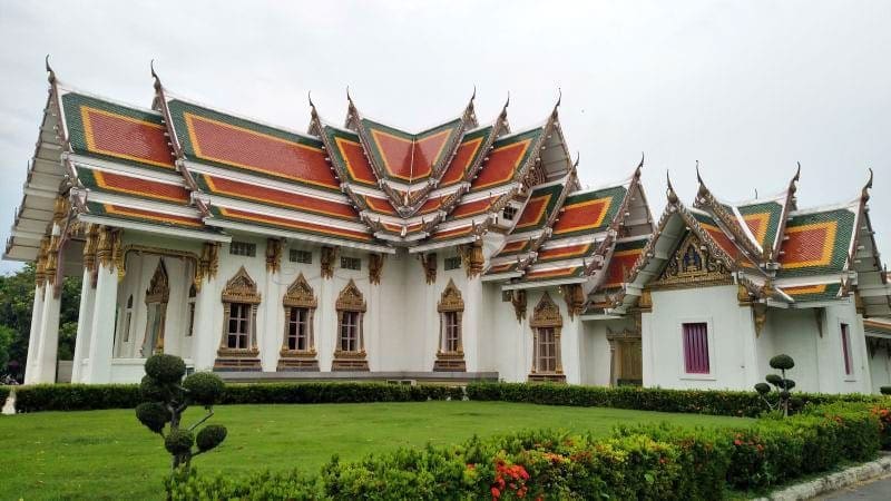 โบสถ์วัด วัดพระศรีมหาธาตุ โดยร้านพวงหรีดธรรมะ