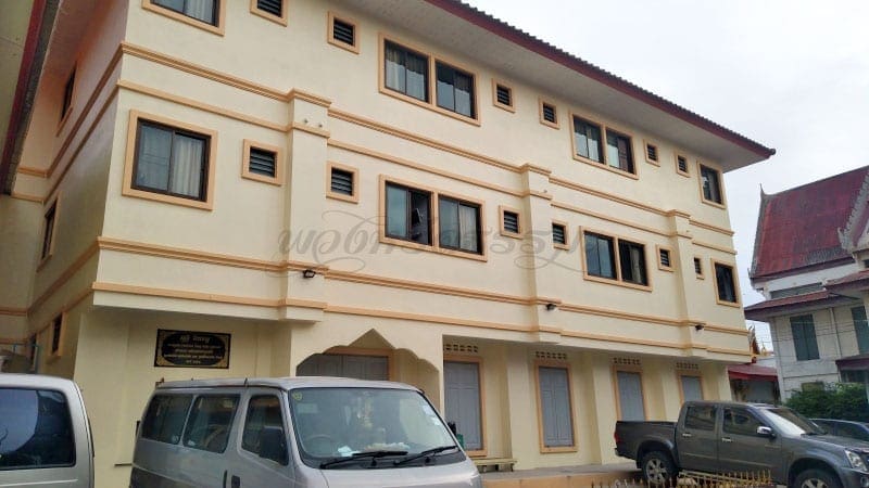 ที่จอดรถ วัดเทวสุนทร โดยร้านพวงหรีดธรรมะ