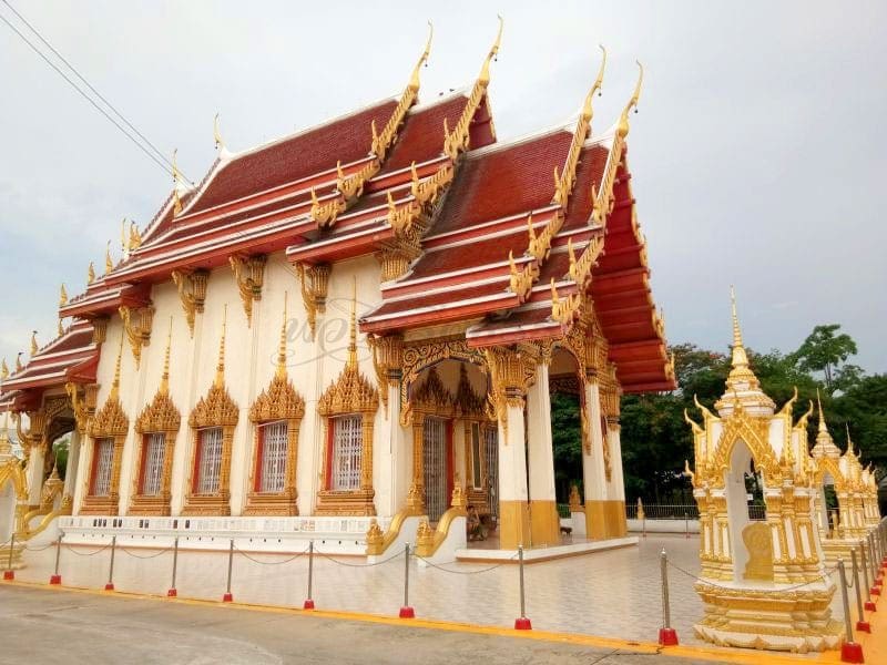 โบสถ์ วัดชัยมงคล โดยร้านพวงหรีดธรรมะ